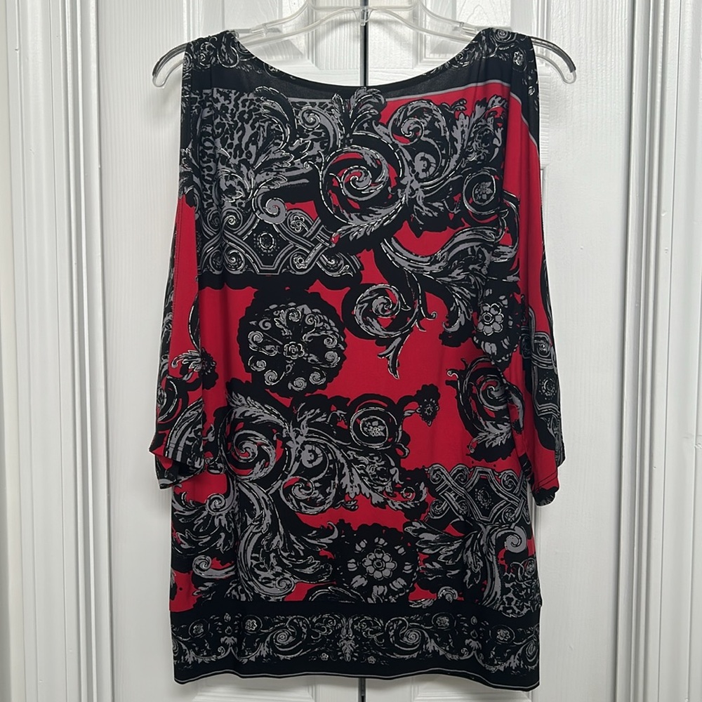 Cache Patterned Top - Picture 4 of 4